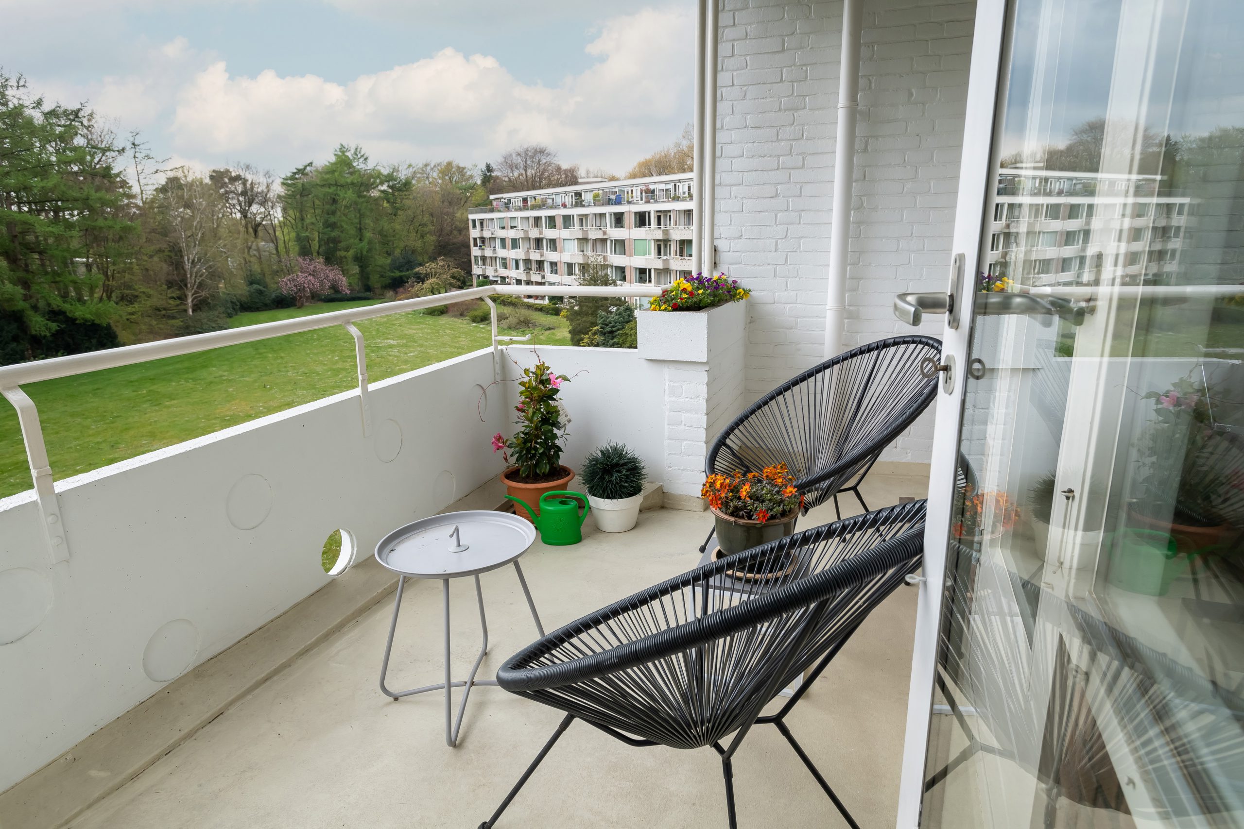 Terras met uitzicht op de prachtige natuur